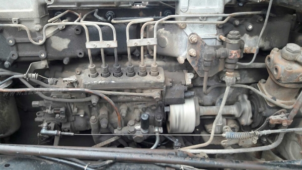 10 ล้อหัวลาก ยี่ห้อ ISUZU ปีจดทะเบียน 2544 6 สูบ เทอร์โบ