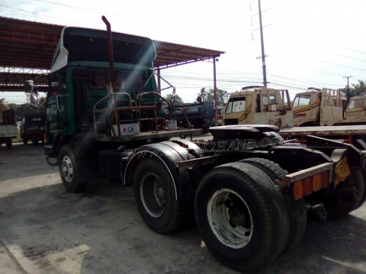 10 ล้อหัวลาก ยี่ห้อ ISUZU ปีจดทะเบียน 2544 6 สูบ เทอร์โบ