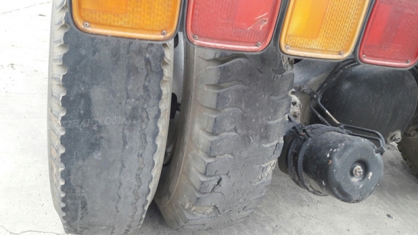 10 ล้อหัวลาก ยี่ห้อ ISUZU ปีจดทะเบียน 2544 6 สูบ เทอร์โบ