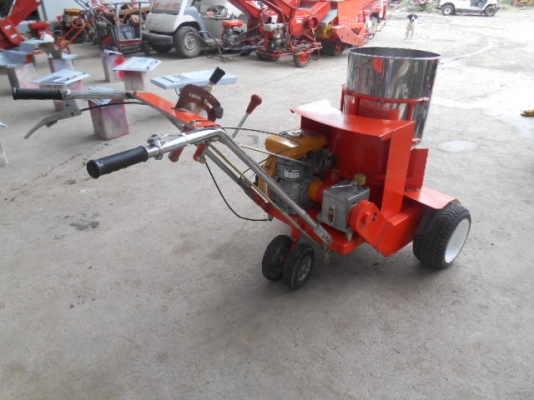 รถหว่านปุ๋ย เดินตาม พร้อมใช้งาน รถหว่านปุ๋ย เดินตาม พร้อมใช้งาน