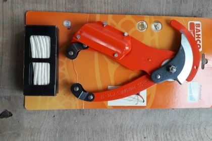 ขายกรรไกรกระตุกตัดกิ่งไม้ BAHCO MADE IN FRANCE.ใหม่เก่าเก็บ