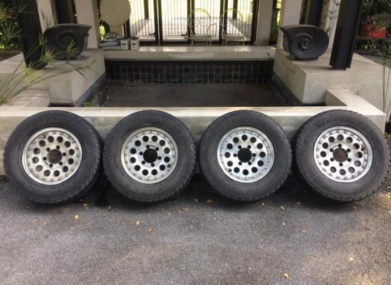 ขายล้อหยดน้ำ Japan แท้ 2ชิ้นถอดกว้าง6et0ใด้คับ พร้อมยางปีเก่าแต่ดอกดีคับขาย 10900