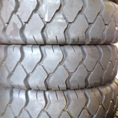 ขายยางลมโฟล์คลิฟท์ขนาด 825-15ใหม่ราคถูก ขายยางลมโฟล์คลิฟท์ขนาด 825-15ใหม่ราคถูก