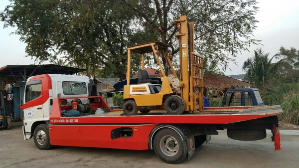 ขายด่วนรถยกKOMATSU FG15-14ยก1.5ตันยกสูง4เมตรแผ่งงาสไลย์ได้รถนอกเพิ่งเข้ามายังไม่เคยใช้งานในเมืองไทยเลย