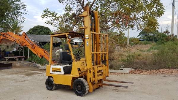 ขายด่วนรถยกKOMATSU FG15-14ยก1.5ตันยกสูง4เมตรแผ่งงาสไลย์ได้รถนอกเพิ่งเข้ามายังไม่เคยใช้งานในเมืองไทยเลย