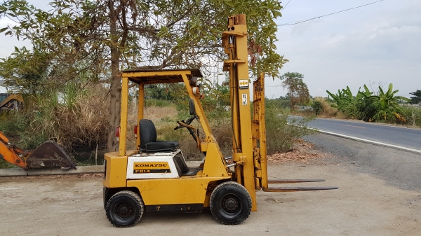 ขายด่วนรถยกKOMATSU FG15-14ยก1.5ตันยกสูง4เมตรแผ่งงาสไลย์ได้รถนอกเพิ่งเข้ามายังไม่เคยใช้งานในเมืองไทยเลย