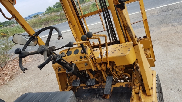 ขายด่วนรถยกKOMATSU FG15-14ยก1.5ตันยกสูง4เมตรแผ่งงาสไลย์ได้รถนอกเพิ่งเข้ามายังไม่เคยใช้งานในเมืองไทยเลย