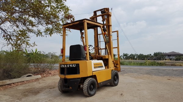 ขายด่วนรถยกKOMATSU FG15-14ยก1.5ตันยกสูง4เมตรแผ่งงาสไลย์ได้รถนอกเพิ่งเข้ามายังไม่เคยใช้งานในเมืองไทยเลย