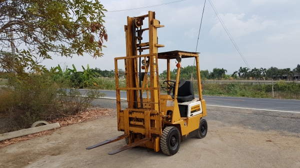 ขายด่วนรถยกKOMATSU FG15-14ยก1.5ตันยกสูง4เมตรแผ่งงาสไลย์ได้รถนอกเพิ่งเข้ามายังไม่เคยใช้งานในเมืองไทยเลย