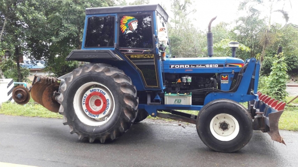 ขายรถไถ่ฟอร์ด6600ตู้แอร์ พร้อมใช้งาน เล่มพร้อมโอน ภาษีไม่ขาด.