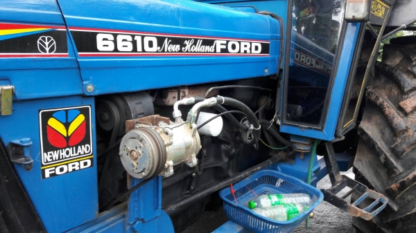 ขายรถไถ่ฟอร์ด6600ตู้แอร์ พร้อมใช้งาน เล่มพร้อมโอน ภาษีไม่ขาด.