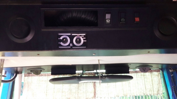 ขายรถไถ่ฟอร์ด6600ตู้แอร์ พร้อมใช้งาน เล่มพร้อมโอน ภาษีไม่ขาด.