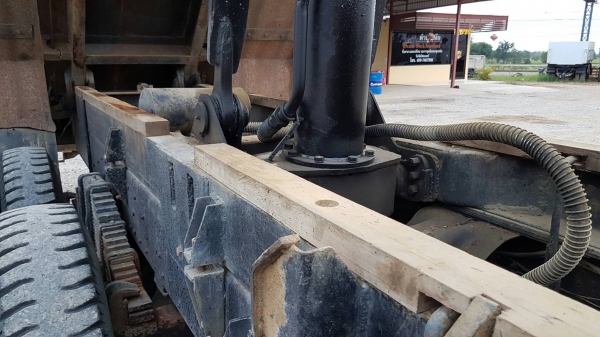 ขาย กระบะดั้ม กระบอกพร้อมปั้มไฮดรอลิค ( ยกเว้นเกียร์ฝาก) ตามสภาพ สนใจติดต่อเรา ดำสุโขทัย โทร 089-7087998,081-7855503 หรือเยี่ยมชมเว็ปไซได้ที่ www.dum-sukhothai.com