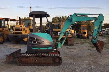 KOBELCO SK30SR-3E ปี2011 ชั่วโมงน้อยมากไม่แพ้รถใหม่ นำเข้าจากญี่ปุ่น โทร.090-986-2521 อ๊อบ