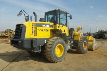 KOMATSU WA320-6 นำเข้าจากญี่ปุ่นแท้ รถสวย ถึงไทยต้นเดือน ม.ค.นี้ โทร.090-986-2521 อ๊อบ