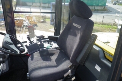 KOMATSU WA320-6 นำเข้าจากญี่ปุ่นแท้ รถสวย ถึงไทยต้นเดือน ม.ค.นี้ โทร.090-986-2521 อ๊อบ