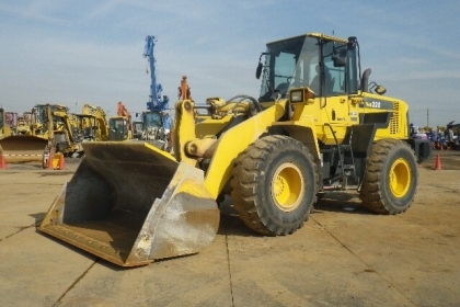 KOMATSU WA320-6 นำเข้าจากญี่ปุ่นแท้ รถสวย ถึงไทยต้นเดือน ม.ค.นี้ โทร.090-986-2521 อ๊อบ