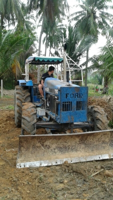 ขายด่วนๆ รถไถ Ford รุ่น 7740  2เพลาขาย 760000