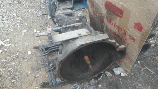 ขายด่วน เครื่อง Nissan carbon พร้อมเกียร์ เพียง 10000  บาท