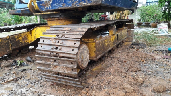 ขายรถแบคโฮ KOMATSU PC60-6 เอกสารอินวอย ระบบไฟเต็ม ราคา 430000