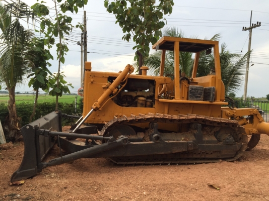 ขายรถแทรคเตอร์ KOMATSU D85-12 มีลิปเปอร์ ราคา 700000
