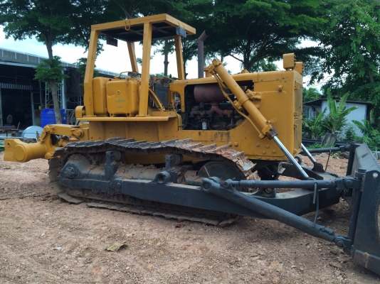 ขายรถแทรคเตอร์ KOMATSU D85-12 มีลิปเปอร์ ราคา 700000
