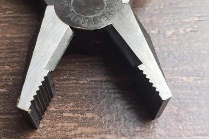 ขายคีมปากจิ้งจกTONE MADE IN JAPAN.ใหม่เก่าเก็บสวยงาม