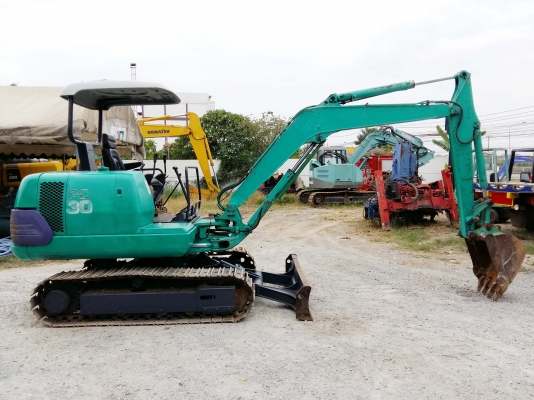 ขายรถแม็คโค KOMATSU PC30-7 รถเก่านอกญี่ปุ่นแท้ สนใจติดต่อ 086-775-7900 086-324-1992