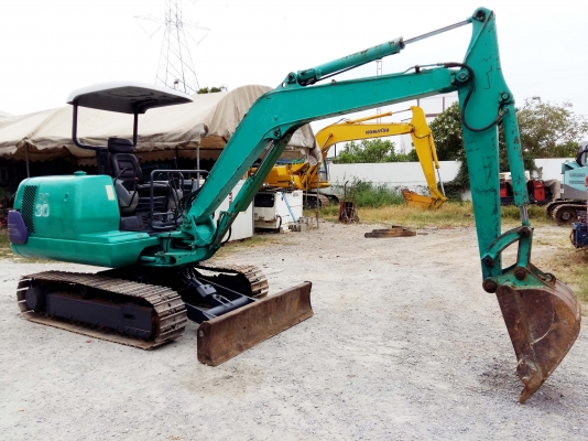 ขายรถแม็คโค KOMATSU PC30-7 รถเก่านอกญี่ปุ่นแท้ สนใจติดต่อ 086-775-7900 086-324-1992