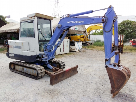 ขายรถแม็คโค MITSUBISHI ME35 รถเก่านอก พร้อมใช้งาน สนใจติดต่อ 086-775-7900 086-324-1992