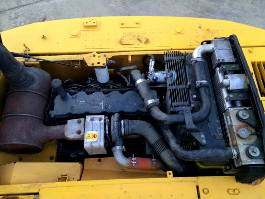 ขายรถแม็คโค KOMATSU  สนใจติดต่อ 086-324-1992