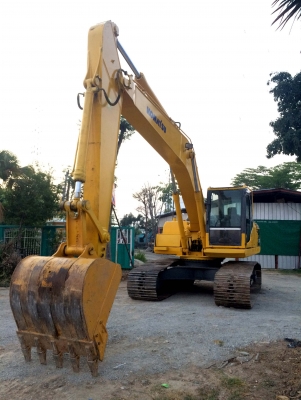ขายรถแม็คโค KOMATSU  สนใจติดต่อ 086-324-1992