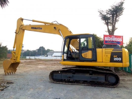 ขายรถแม็คโค KOMATSU  สนใจติดต่อ 086-324-1992
