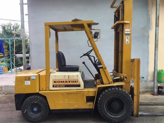 ขายด่วนน!! KOMATSU รุ่น 10 FD30 เสา 4 เมตร เกียร์ Manual