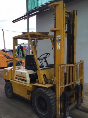 ขายด่วนน!! KOMATSU รุ่น 10 FD30 เสา 4 เมตร เกียร์ Manual