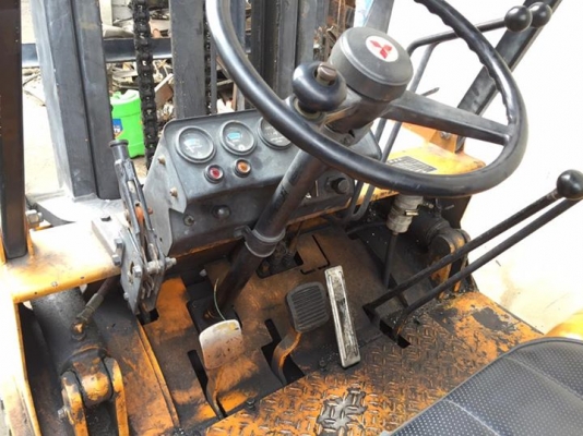 ขายด่วนน!! รถยก MITSUBISHI-FD25 เสา 3 เมตร เกียร์ Manual