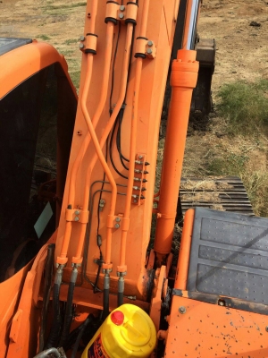 -ขออนุญาติขายรถDOOSAN  225LC ชั่วโมง9000 พร้อมใช้งานรถเช็กสูนตลอดเอกสารเล่มราคา 1350000สนใจติดต่อ0853224877-0988930465