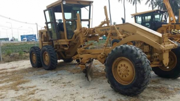 ขายรถเกรด แคท120จี ปี1985 เครื่องจักรมือสองนำเข้าสภาพดีครับ ขายรถเกรด แคท120จี ปี1985 เครื่องจักรมือสองนำเข้าสภาพดีครับ