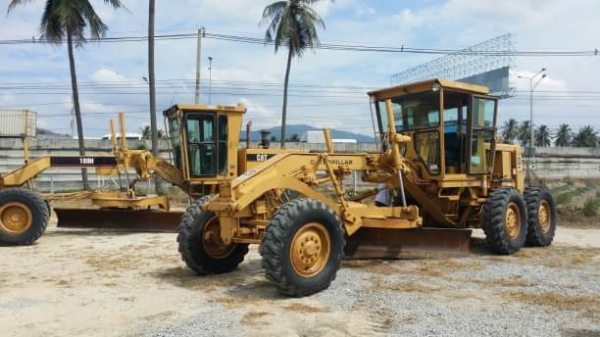 ขายรถเกรด แคท120จี ปี1985 เครื่องจักรมือสองนำเข้าสภาพดีครับ ขายรถเกรด แคท120จี ปี1985 เครื่องจักรมือสองนำเข้าสภาพดีครับ