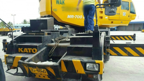 รถเครน กาโต้ เคอาร์70เฮช สามเพลา ขนาด70ตัน รถเครน กาโต้ เคอาร์70เฮช สามเพลา ขนาด70ตัน