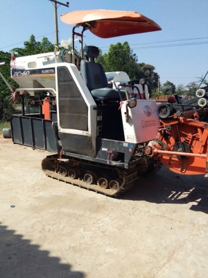 ขายรถเกี่ยวข้าว คูโบต้าDC60พลัส ทำงาน2พัน ชม. สภาพสวยช่วงล่างดี เอกสารทะเบียนครบ