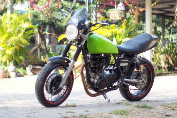Yamaha SR400