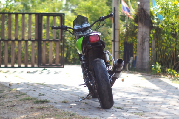 Yamaha SR400