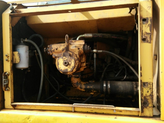 ขออนุญาติขายรถPC200-6 เอกสารเล่มไฟฟ้าครบ พร้อมใช้งานราคา8950000 สนใจติดต่อ 0853224877-0988930465