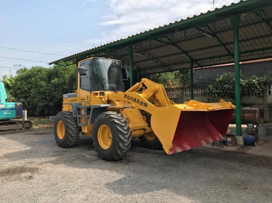 ขายรถตักล้อยาง KOMATSU WA150-3 นำเข้ามาจากประเทศญี่ปุ่น ยังไม่เคยใช้งานในประเทศไทย สภาพพร้อมใช้งาน สนใจติดต่อ081-948-5494