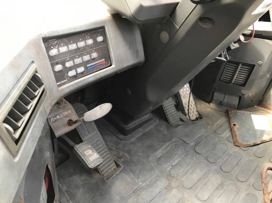 ขายรถตักล้อยาง KOMATSU WA150-3 นำเข้ามาจากประเทศญี่ปุ่น ยังไม่เคยใช้งานในประเทศไทย สภาพพร้อมใช้งาน สนใจติดต่อ081-948-5494