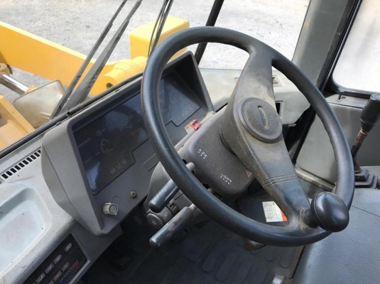 ขายรถตักล้อยาง KOMATSU WA150-3 นำเข้ามาจากประเทศญี่ปุ่น ยังไม่เคยใช้งานในประเทศไทย สภาพพร้อมใช้งาน สนใจติดต่อ081-948-5494