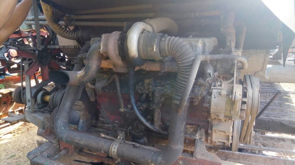 ขายรถเกี่ยวข้าวไทยเจริญ เครื่องHINO210เทอร์โบว์ปั๊ม23ช่วงล่าง12 ทำงานปกติ