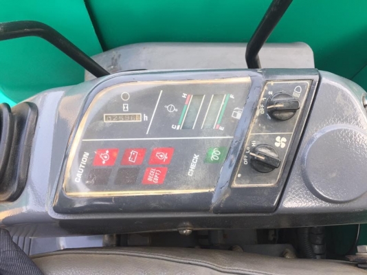 ขายรถขุดแบคโฮKOMATSU PC30รุ่น7เก่านอกญี่ปุ่นแท้เอกสารอินวอยนำเข้าไม่เคยใช้งานในไทยคับ ขายรถขุดแบคโฮKOMATSU PC30รุ่น7เก่านอกญี่ปุ่นแท้เอกสารอินวอยนำเข้าไม่เคยใช้งานในไทยคับ