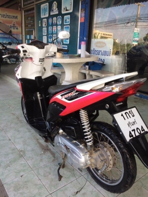 Click 110i รถปี53 สีสวยๆเดิมๆ หัวฉีดประหยัดน้ำมัน พร้อมเล่มครับ